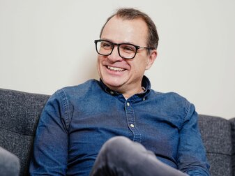 Ralf Zwanziger ist der Leiter des Mädchen- und Frauenfußballförderzentrums von 1899 Hoffenheim. Ralf Zwanziger ist der Leiter des Mädchen- und Frauenfußballförderzentrums von 1899 Hoffenheim.