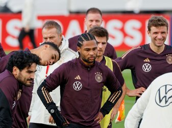 DFB-Abschlusstraining mit allen 21 Spielern DFB-Abschlusstraining mit allen 21 Spielern