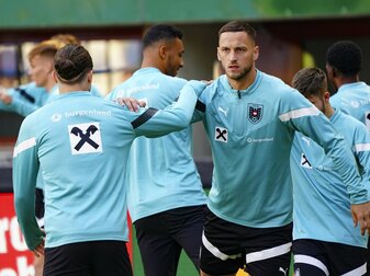 Marko Arnautovic (r) ist mit 104 Einsätzen neuer Rekordnationalspieler Österreichs. Marko Arnautovic (r) ist mit 104 Einsätzen neuer Rekordnationalspieler Österreichs.