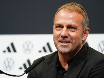 Bundestrainer Hansi Flick verweist beim Thema WM-Prämien auf die Spieler. Bundestrainer Hansi Flick verweist beim Thema WM-Prämien auf die Spieler.