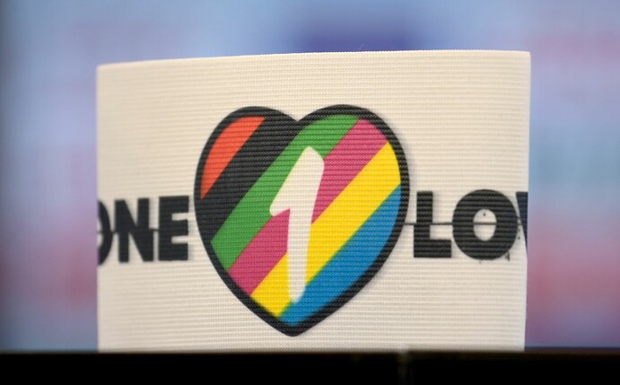 Nationaltorhüter Manuel Neuer wird die deutsche Mannschaft bei der WM in Katar mit einer «One Love»-Kapitänsbinde anführen.