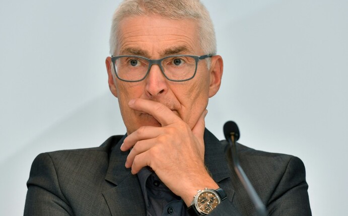 Schiedsrichter-Boss Fröhlich räumt Fehler ein