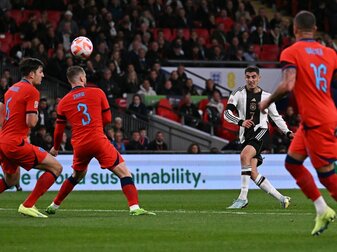 WM-Sorgen bleiben: Flick-Elf verspielt Prestigesieg WM-Sorgen bleiben: Flick-Elf verspielt Prestigesieg
