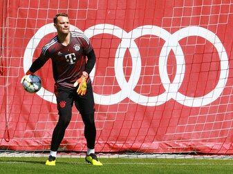 Torhüter Manuel Neuer ist wieder im Training. Torhüter Manuel Neuer ist wieder im Training.