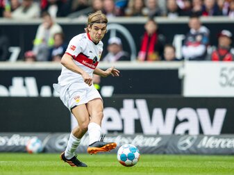 Stuttgarts Borna Sosa droht für die Partie beim VfL Wolfsburg auszufallen. Stuttgarts Borna Sosa droht für die Partie beim VfL Wolfsburg auszufallen.