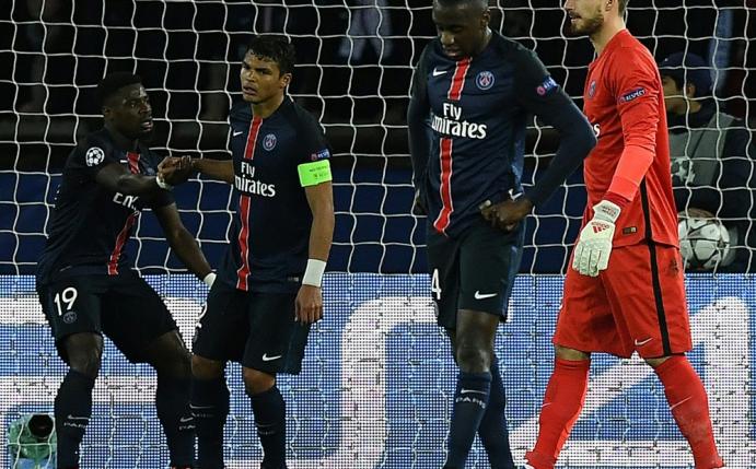 Kevin Trapp (r.) nach dem unglücklichen Ausgleich (Quelle: SID-IMAGES)