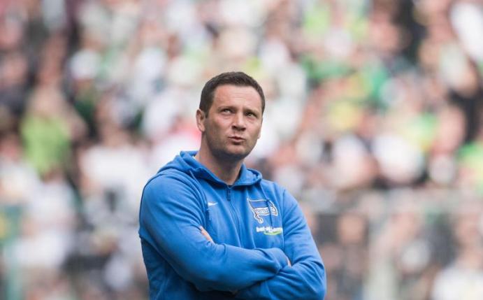 Berlins Trainer Pal Dardai musste die Niederlage in Mönchengladbach erst einmal verdauen. Foto: Bernd Thissen