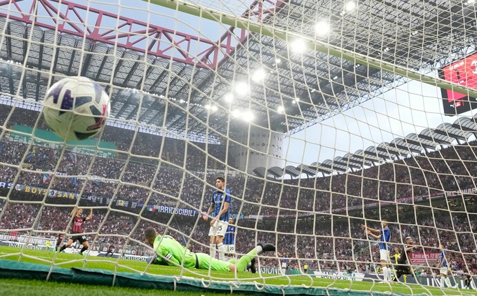 In der Serie A wird eine Schiedsrichterin pfeifen.