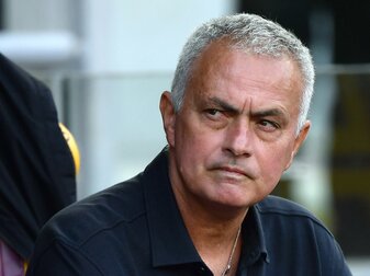 Mourinho leidet im Bus: "Ich werde hier sterben" Mourinho leidet im Bus: "Ich werde hier sterben"