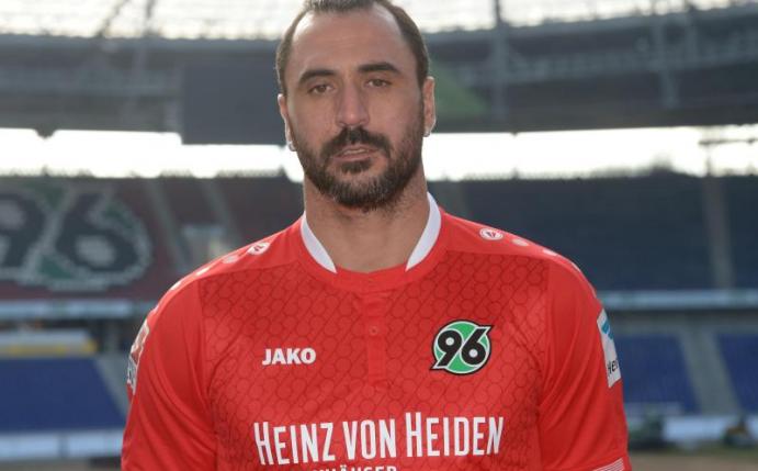 Hugo Almeida steht nicht in Kader von Hannover 96. Foto: Peter Steffen