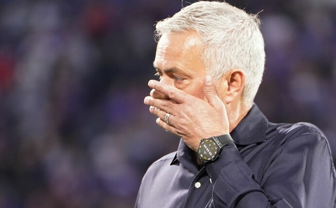 Trainer José Mourinho schaute sich das Spiel seiner Mannschaft im Minivan an.