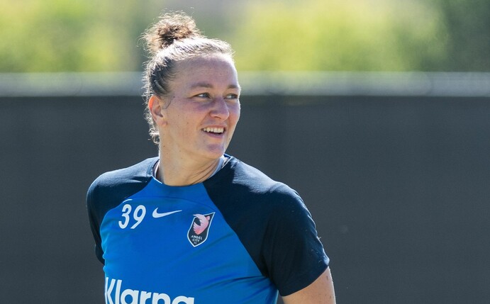 Torhüterin Almuth Schult verlor ihr NWSL-Debüt mit Angel City FC.