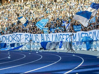 Ein Teil der Hertha-Fans positionierte sich klar gegen Lars Windhorst. Ein Teil der Hertha-Fans positionierte sich klar gegen Lars Windhorst.