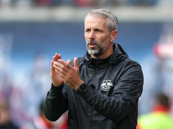 Beklagt die zunehmende Belastung der Fußballprofis: Leipzig-Trainer Marco Rose. Beklagt die zunehmende Belastung der Fußballprofis: Leipzig-Trainer Marco Rose.