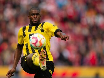 Dortmunds Anthony Modeste sitzt in Sevilla vorerst auf der Bank. Dortmunds Anthony Modeste sitzt in Sevilla vorerst auf der Bank.
