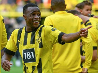 Terzic lobt Moukoko: "Ein richtig gutes Spiel" Terzic lobt Moukoko: "Ein richtig gutes Spiel"