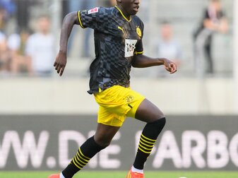 Medienberichten zufolge war Dortmunds Abdoulaye Kamara während der Youth-League-Partie beim FC Sevilla rassistischen Beleidigungen ausgesetzt. Medienberichten zufolge war Dortmunds Abdoulaye Kamara während der Youth-League-Partie beim FC Sevilla rassistischen Beleidigungen ausgesetzt.