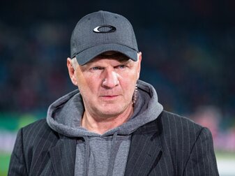 Warnt vor zu hohen Erwartungen an große Namen: Stefan Effenberg. Warnt vor zu hohen Erwartungen an große Namen: Stefan Effenberg.