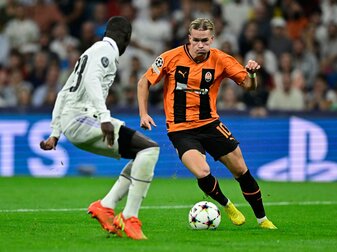 Mykhaylo Mudryk (r.) im 1-gegen-1 mit Ferland Mendy (Foto: Javier Soriano/gettyimages) Mykhaylo Mudryk (r.) im 1-gegen-1 mit Ferland Mendy (Foto: Javier Soriano/gettyimages)