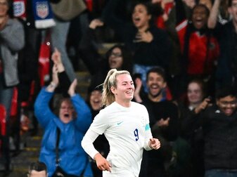 Englands Europameisterinnen bezwingen Weltmeister USA Englands Europameisterinnen bezwingen Weltmeister USA