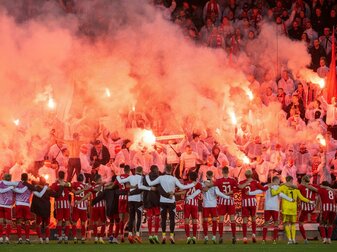 Die Fans von Union Berlin hatten in Malmö Pyrotechnik abgebrannt. Die Fans von Union Berlin hatten in Malmö Pyrotechnik abgebrannt.