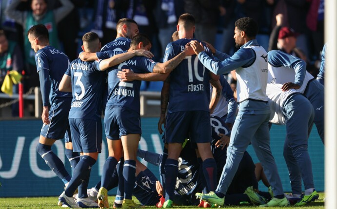 Der VfL Bochum besiegte die Frankfurter Eintracht mit 3:0.