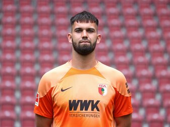 Denkt über seine Zukunft beim FC Augsburg nach: Torwart Tomas Koubek. Denkt über seine Zukunft beim FC Augsburg nach: Torwart Tomas Koubek.