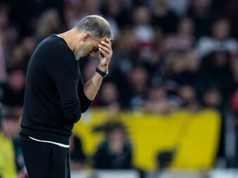 Stuttgart Trainer Pellegrino Matarazzo steht unter großem Druck, bisher ist noch keine Entscheidung über seine Zukunft beim Verein öffentlich. Stuttgart Trainer Pellegrino Matarazzo steht unter großem Druck, bisher ist noch keine Entscheidung über seine Zukunft beim Verein öffentlich.