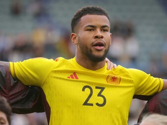 Freiburg verlängert mit U21-Nationalkeeper Atubolu Freiburg verlängert mit U21-Nationalkeeper Atubolu