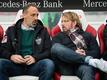 VfB-Sportdirektor Sven Mislintat (r) muss einen Nachfolger für Pellegrino Matarazzo finden.