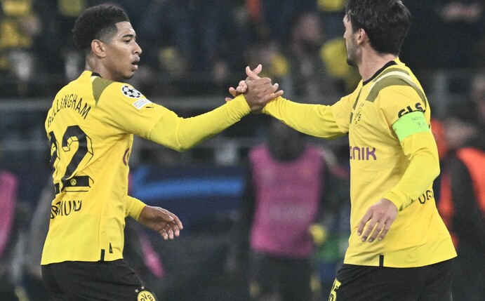 Jude Bellingham (l) traf für Dortmund zum 1:1 gegen Sevilla.