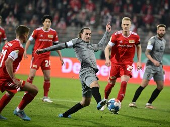 Vor Derby: St. Pauli verlängert mit Kapitän Irvine Vor Derby: St. Pauli verlängert mit Kapitän Irvine