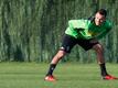 Timothée Kolodziejczak befindet sich bei Schalke im Training, um sich fit zu halten.