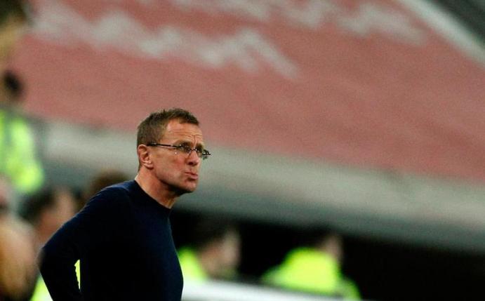 Trainer Ralf Rangnick kann mit RB Leipzig auf den Aufstieg hoffen. Foto: Roland Weihrauch