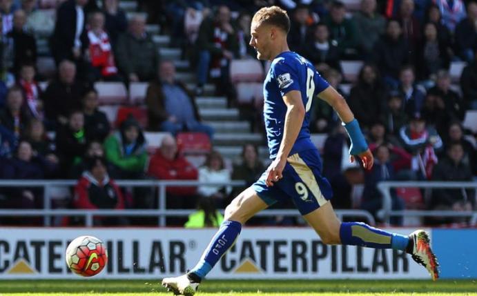 Alle wollen sehen wie Jamie Vardy für Leicester City Tore schießt. Foto: Nigel Roddis