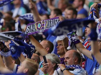 Nach Eigentor: Schreck rettet Aue Punkt Nach Eigentor: Schreck rettet Aue Punkt