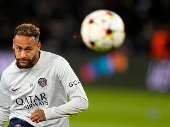 2013 wechselte Neymar für kolportierte 57,1 Millionen Euro zu den Katalanen. 2013 wechselte Neymar für kolportierte 57,1 Millionen Euro zu den Katalanen.