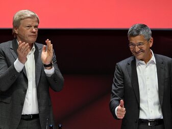 Thema Katar: Kahn sagt "Lösung" nach der WM zu Thema Katar: Kahn sagt "Lösung" nach der WM zu