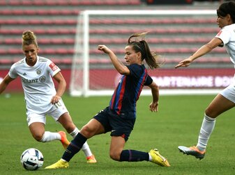 Bayern-Frauen bleiben an Wolfsburg dran Bayern-Frauen bleiben an Wolfsburg dran