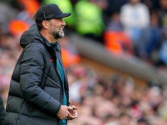 Liverpool-Coach Jürgen Klopp während des Spiels an der Seitenlinie. Liverpool-Coach Jürgen Klopp während des Spiels an der Seitenlinie.