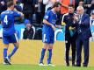 Trainer Claudio Ranieri (r) steht mit Leicester City an der Tabellenspitze. Foto: Tim Keeton
