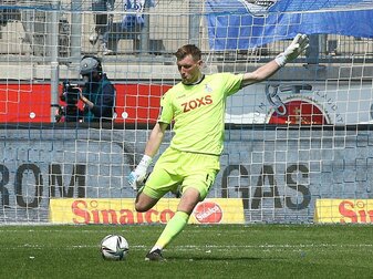 Hannover gegen Dortmund mit Weinkauf im Tor Hannover gegen Dortmund mit Weinkauf im Tor