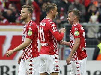 Lübecker Fans zündeln: Aber Mainz spaziert ins Achtelfinale Lübecker Fans zündeln: Aber Mainz spaziert ins Achtelfinale