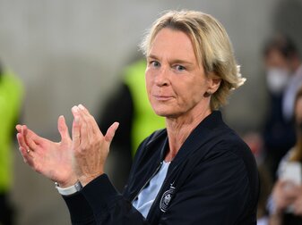 Wird mit Deutschlands Fußball-Frauen spezielle Bedingungen bei der WM 2023 vorfinden: Bundestrainerin Martina Voss-Tecklenburg. Wird mit Deutschlands Fußball-Frauen spezielle Bedingungen bei der WM 2023 vorfinden: Bundestrainerin Martina Voss-Tecklenburg.