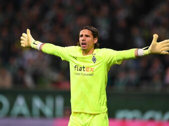 Torwart Yann Sommer vom Borussia Gladbach fällt wegen einer Sprunggelenksverletzung länger aus. Torwart Yann Sommer vom Borussia Gladbach fällt wegen einer Sprunggelenksverletzung länger aus.