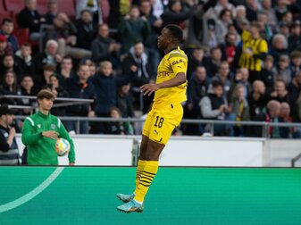 Dortmunds Youssoufa Moukoko jubelt nach seinem Tor zum 0:1. Dortmunds Youssoufa Moukoko jubelt nach seinem Tor zum 0:1.