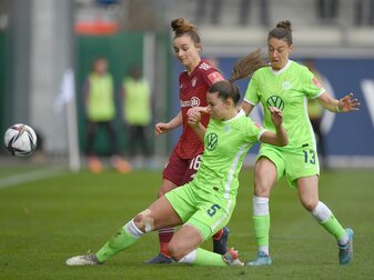 In der Bundesliga steht das Spitzenspiel zwischen dem VfL Wolfsburg und dem FC Bayern München an. In der Bundesliga steht das Spitzenspiel zwischen dem VfL Wolfsburg und dem FC Bayern München an.