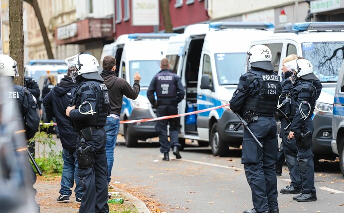 Die Dortmunder Polizei hinderte rund 300 Stuttgarter Fans an Stadionbesuch.