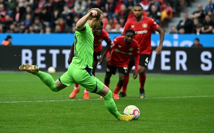 Maximilian Arnolds verwandelter Elfmeter zum 2:1 reichte Wolfsburg nicht zum Sieg in Leverkusen.