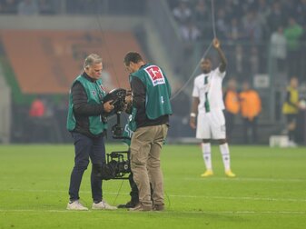 Loses Spidercam-Seil sorgt für Unterbrechung in Gladbach Loses Spidercam-Seil sorgt für Unterbrechung in Gladbach